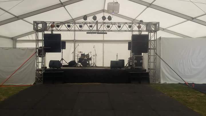 Truck y escenario móvil